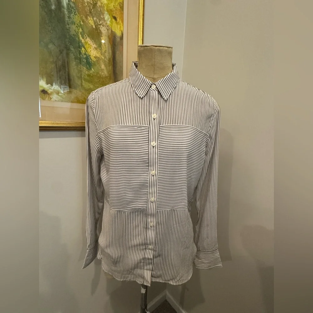 Spanx Washable Silk Long-Sleeve Shirt in Cedar/True Ivory Size Medium - Picture 2 of 8